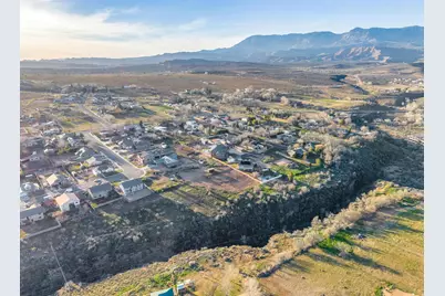 210 W Peachtree Dr, Toquerville, UT 84774 - Photo 33