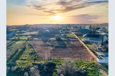 210 W Peachtree Dr, Toquerville, UT 84774 - Photo 3