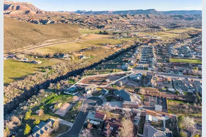 210 W Peachtree Dr, Toquerville, UT 84774 - Photo 25