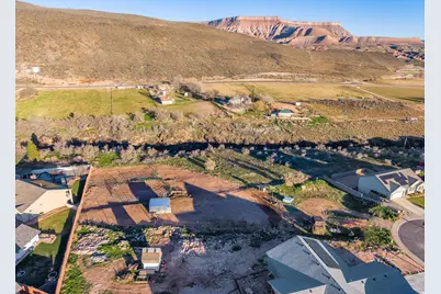 210 W Peachtree Dr, Toquerville, UT 84774 - Photo 15