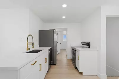 941 E Carnation Dr, Sandy, UT 84094 - Photo 3