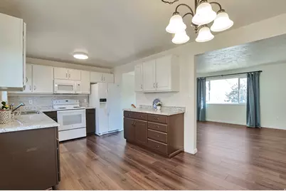 630 W 100 N, Layton, UT 84041 - Photo 7