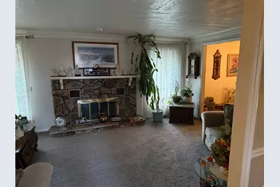 2096 E Linden Cir, Holladay, UT 84121 - Photo 7