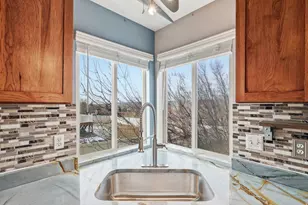 2204 E View Dr, South Weber, UT 84405 - Photo 9