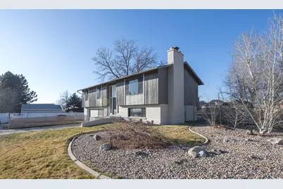 2203 E 1200 N, Layton, UT 84040 - Photo 33
