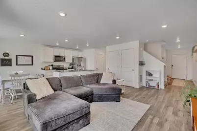 368 N Masthead Ct E, Saratoga Springs, UT 84045 - Photo 3