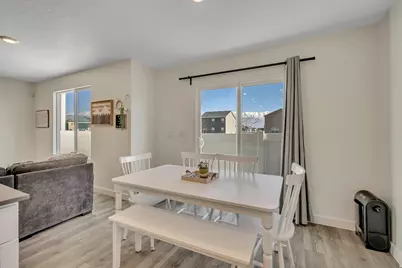 368 N Masthead Ct E, Saratoga Springs, UT 84045 - Photo 9