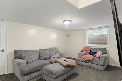 1123 E 2500 N, Layton, UT 84040 - Photo 11