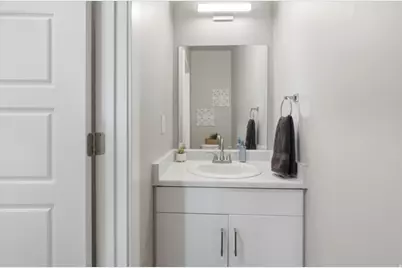 698 E 730 N, Hyrum, UT 84319 - Photo 23