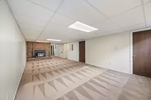 8081 S Beaumont Dr, Sandy, UT 84093 - Photo 21