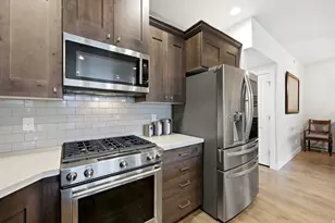 2369 E Murray Holladay Rd S, Holladay, UT 84117 - Photo 17