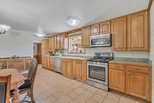 8411 S 1475 E, Sandy, UT 84093 - Photo 7