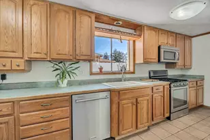 8411 S 1475 E, Sandy, UT 84093 - Photo 9