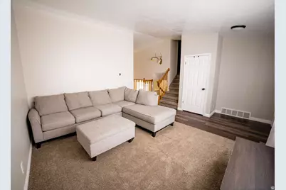 126 E 1150 N, Layton, UT 84041 - Photo 3