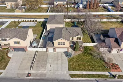 499 S Wellington Dr W, Kaysville, UT 84037 - Photo 31