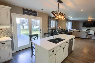 499 S Wellington Dr W, Kaysville, UT 84037 - Photo 9