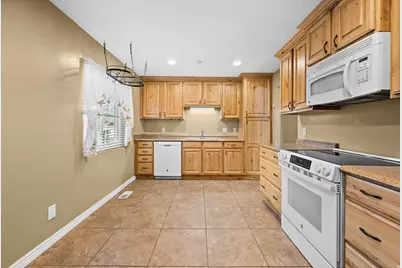 74 S Broadway St, Tooele, UT 84074 - Photo 7