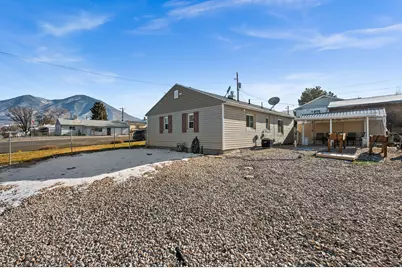 74 S Broadway St, Tooele, UT 84074 - Photo 19