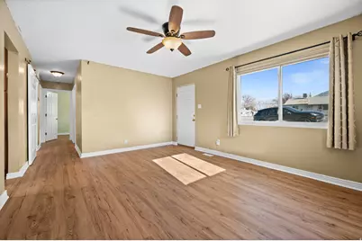 74 S Broadway St, Tooele, UT 84074 - Photo 5