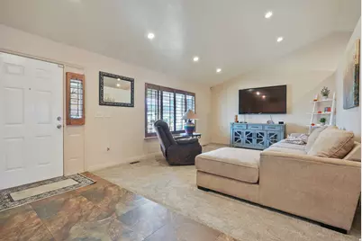 5030 Little Water Peak Dr, Riverton, UT 84065 - Photo 3