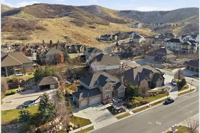 843 N Eaglepointe Dr E, North Salt Lake, UT 84054 - Photo 5