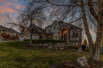 634 S Mountain View Cir E, North Salt Lake, UT 84054 - Photo 17