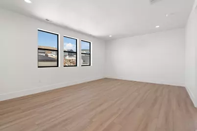 492 N Pinnacle Ln #6, Saratoga Springs, UT 84045 - Photo 17