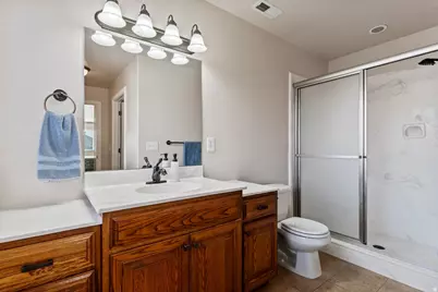 679 S Clearwater Falls Dr, Layton, UT 84041 - Photo 13