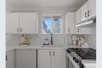 3911 S Kallie Cir, West Valley, UT 84120 - Photo 9