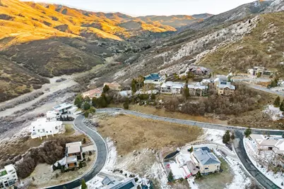 310 S Maryfield Dr #307, Salt Lake City, UT 84108 - Photo 9