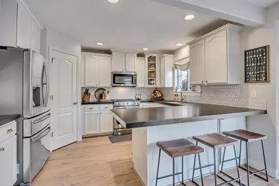 2043 E Brookings Dr, Draper (UT Cnty), UT 84020 - Photo 11