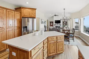 9483 N Avanyu Dr, Cedar Hills, UT 84062 - Photo 11