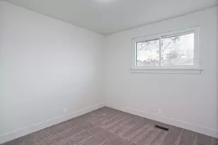 5229 S Kingswood Dr, Taylorsville, UT 84129 - Photo 11