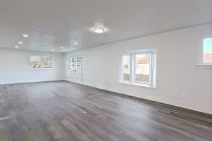 5229 S Kingswood Dr, Taylorsville, UT 84129 - Photo 9