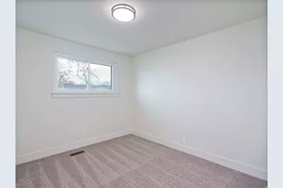 5229 S Kingswood Dr, Taylorsville, UT 84129 - Photo 13