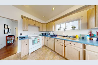 157 E 200 N, Price, UT 84501 - Photo 9