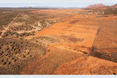 2591 S Desert Dr, Apple Valley, UT 84737 - Photo 31