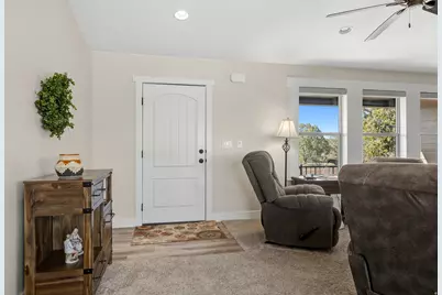 2591 S Desert Dr, Apple Valley, UT 84737 - Photo 7