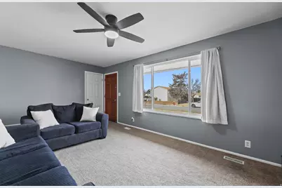 4331 W Sun Dr, Kearns, UT 84118 - Photo 5