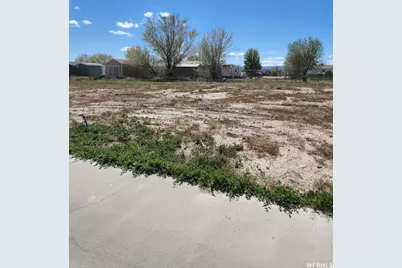 230 Maple St #27, Wellington, UT 84542 - Photo 5