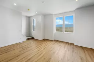 7043 W South Jordan Parkway, South Jordan, UT 84009 - Photo 9