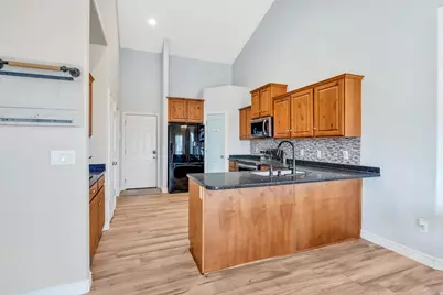 6928 N Mohawk Dr, Eagle Mountain, UT 84005 - Photo 9