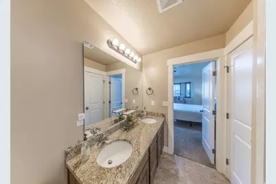 2529 N 1000 E, Layton, UT 84041 - Photo 17