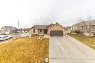 2529 N 1000 E, Layton, UT 84041 - Photo 5