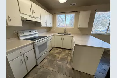 6289 S 2200 W, Taylorsville, UT 84129 - Photo 17