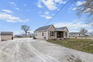 8187 N Mountain View Rd, Lake Point, UT 84074 - Photo 3