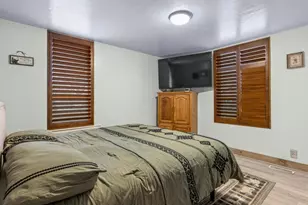 8187 N Mountain View Rd, Lake Point, UT 84074 - Photo 23