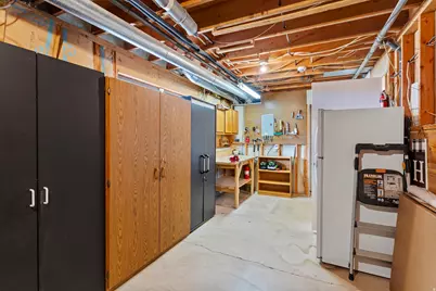 2477 N 1050 W, Clinton, UT 84015 - Photo 27