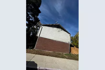 6030 S 2075 E, Holladay, UT 84121 - Photo 5