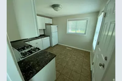 51 S 400 E, Clearfield, UT 84015 - Photo 7